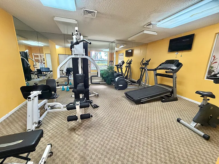 9833 Westview Dr #818 — Photo 6