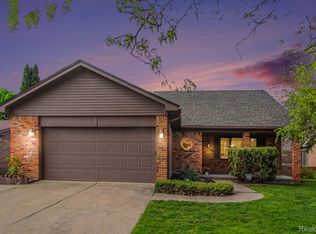 45440 Holmes Dr, Canton, MI 48187