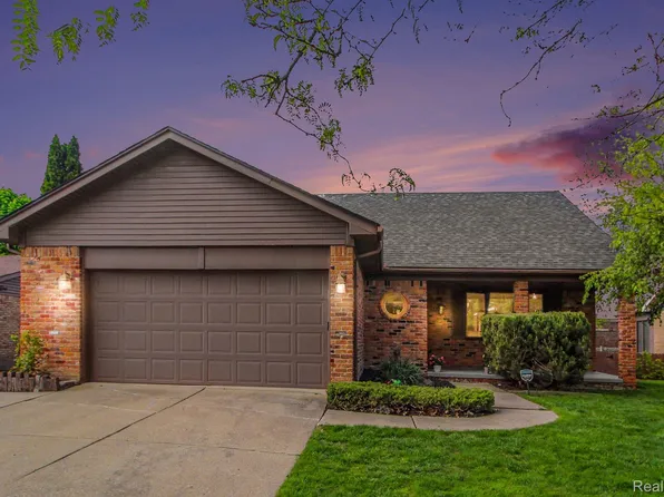 45440 Holmes Dr, Canton, MI 48187