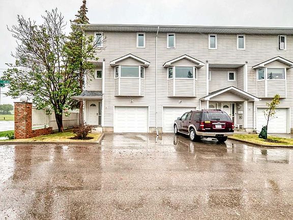 2nd image of 4 Glenbrook Vlg SW