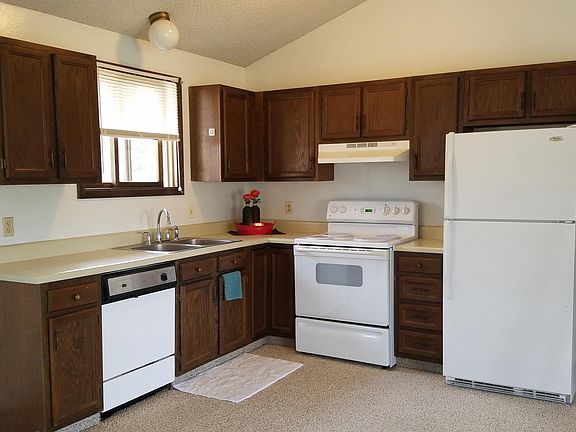 Dishwasher/Kitchen photo