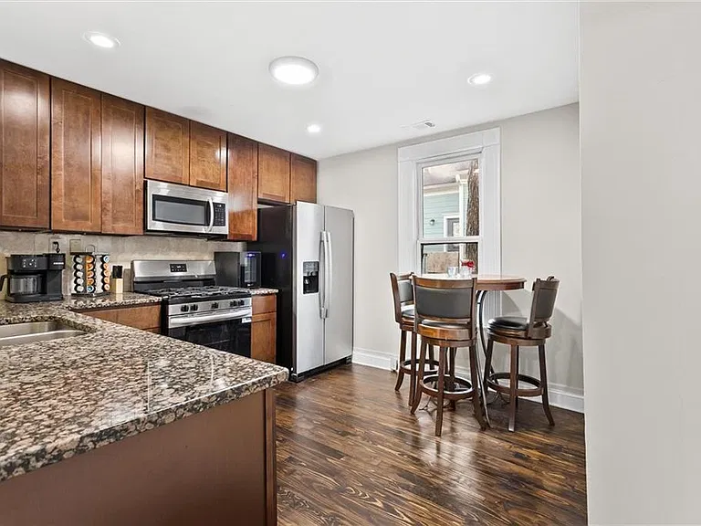 867 Beecher St SW — Photo 35