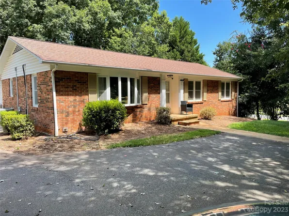 10 Portcrest Hts, Marion, NC 28752