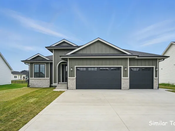 1801 Summit Cir NE, Bondurant, IA 50035