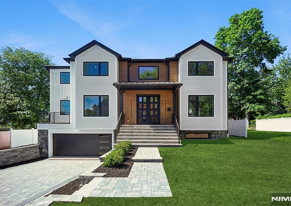 1st image of 33 Lincoln Ave