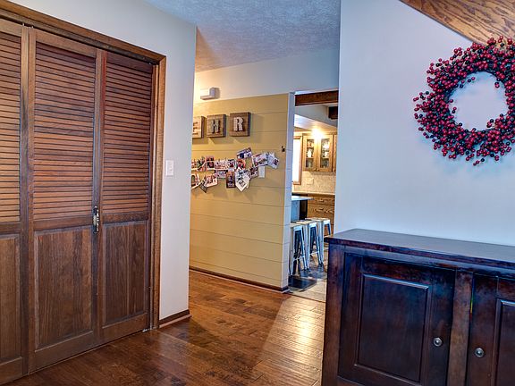 Entry into the kitchen