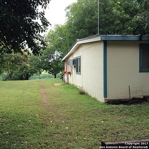 1st image of 708 Lakeshore Dr N