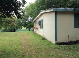 708 Lakeshore Dr N, Bandera, TX 78003