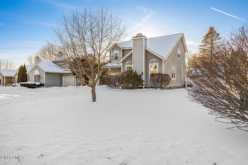 3rd image of 14 Mapleridge Avenue