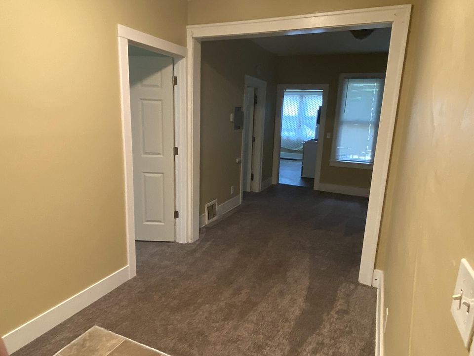 1st image of 1099 Bush Ave APT 1