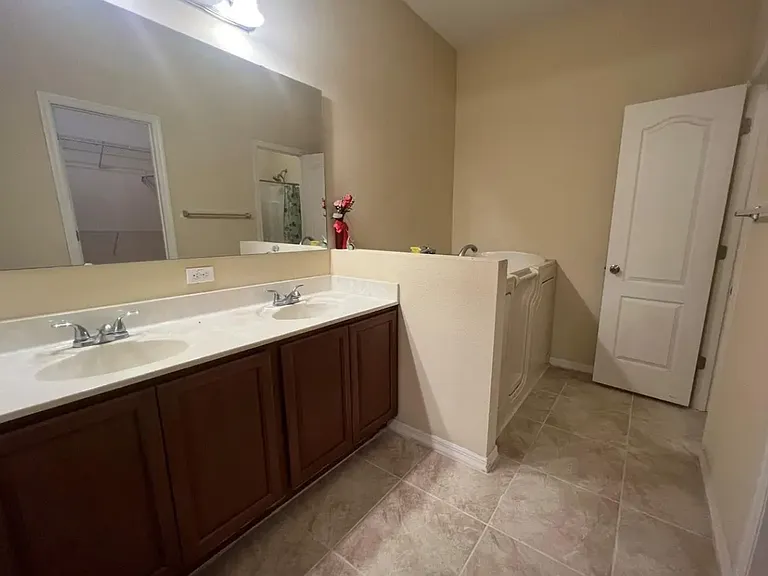 1013 Evans Loop — Photo 7