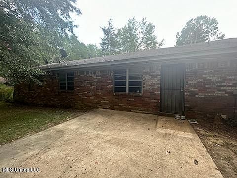 5th image of 5662 Caroline Dr