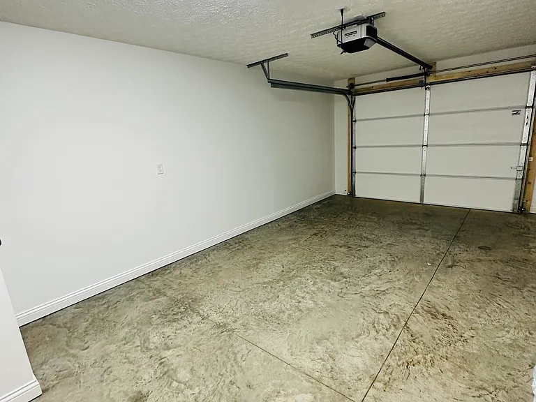 306 Henry St — Photo 3