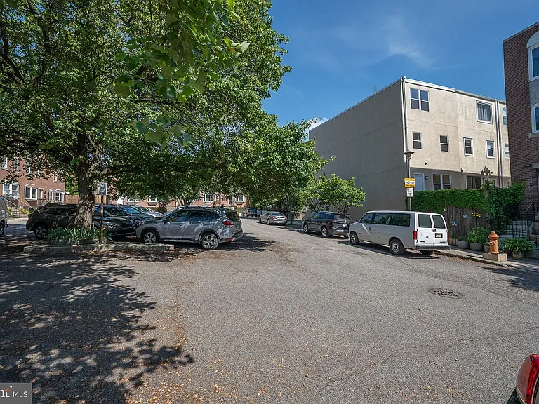 2822 Ogden St #A — Photo 32