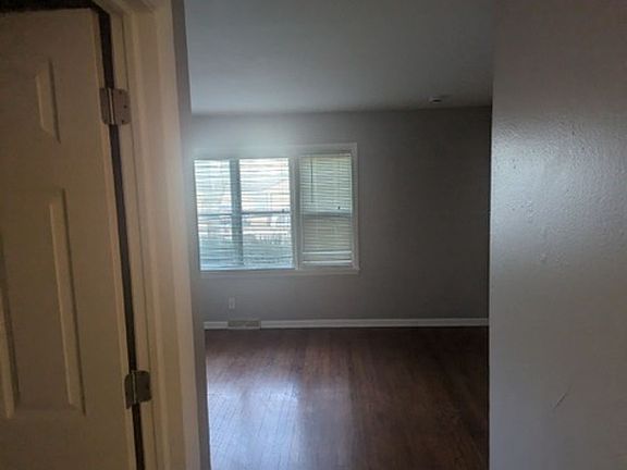 5th image of 8039-8041 W Beckett Ave #8039