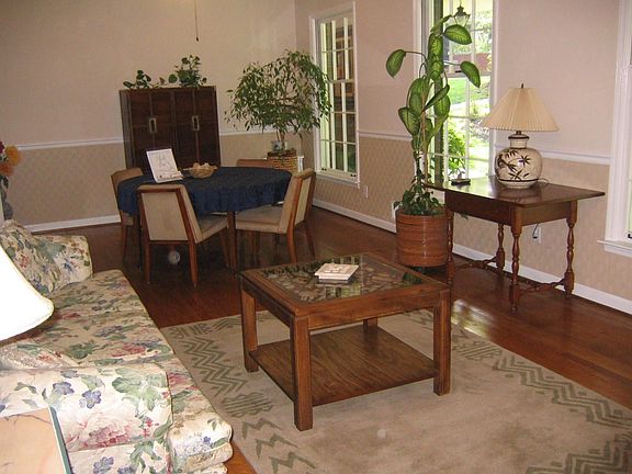 Large Living Room/Dining Room