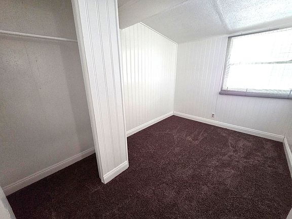 4th image of 860 E River Ave