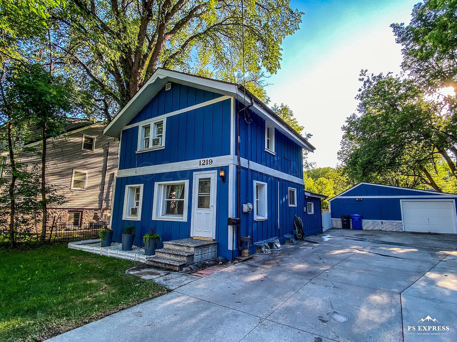 1219 10th St S Fargo Nd 58103 Zillow