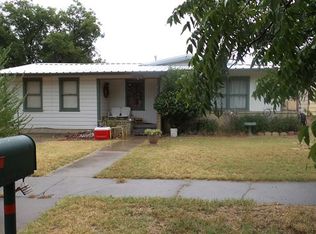 203 N Hamilton St, Ballinger, TX 76821