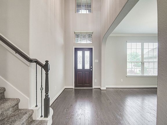 4th image of 9706 Sable Canyon Dr
