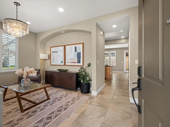 1557 Borrasca Dr, Folsom, CA 95630