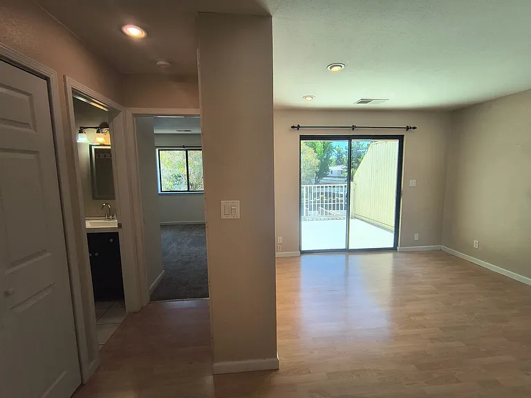 2827 Monument Blvd #24 — Photo 10
