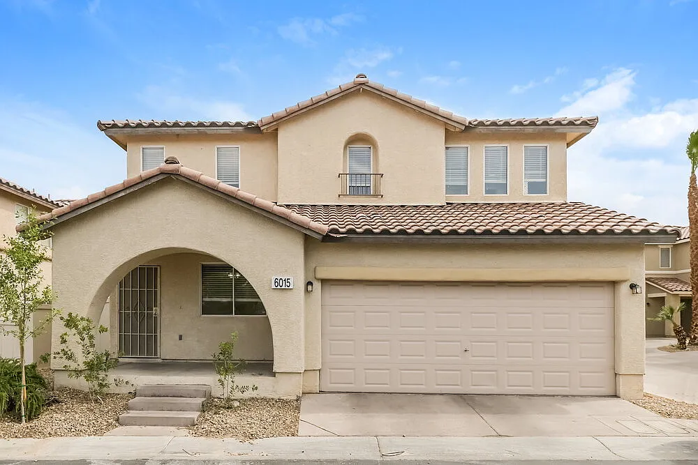 3 bed, 2.5 bath, 1476 sqft, $1,985 — Photo 1