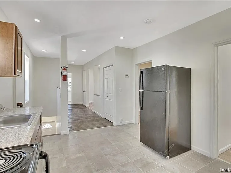 304 Tower Ave — Photo 7