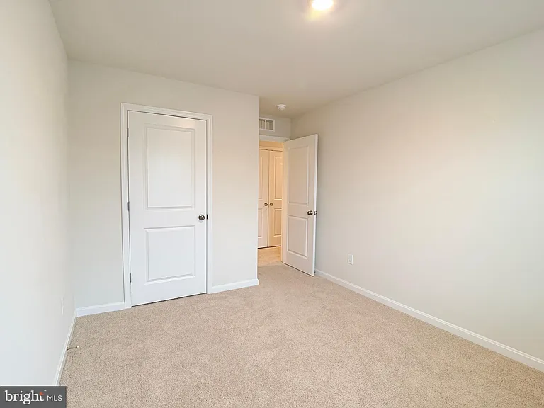 126 Charing Cross — Photo 23