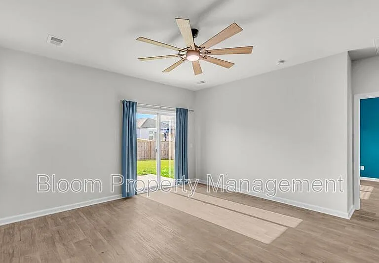 828 Lilyford Ln — Photo 17