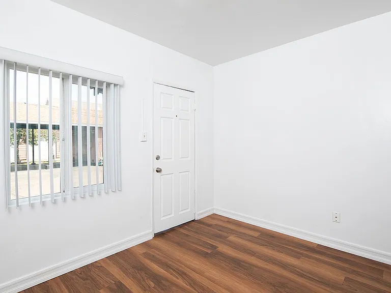 1414 Roosevelt Ave — Photo 13