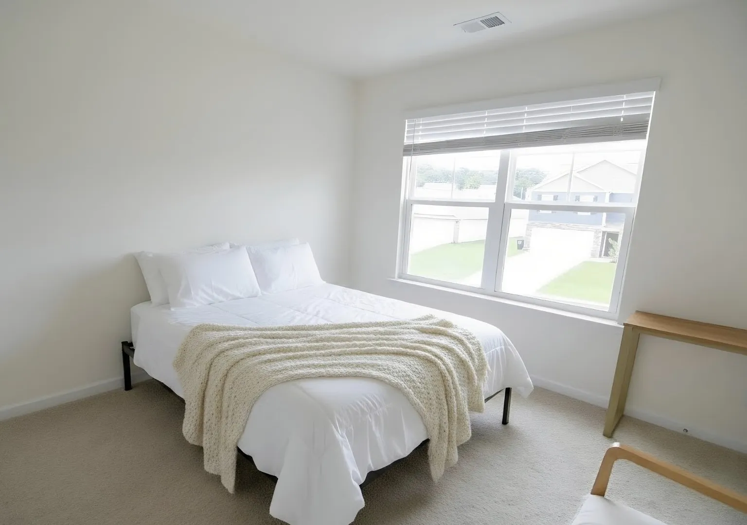 4 bed, 2.5 bath, 1991 sqft, $2,350 — Photo 4