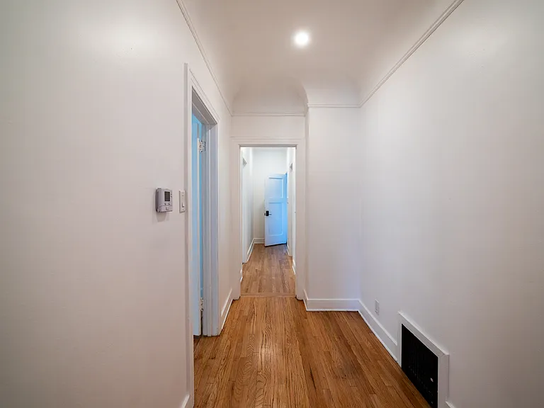 242 S Sycamore Ave #1/2 — Photo 13