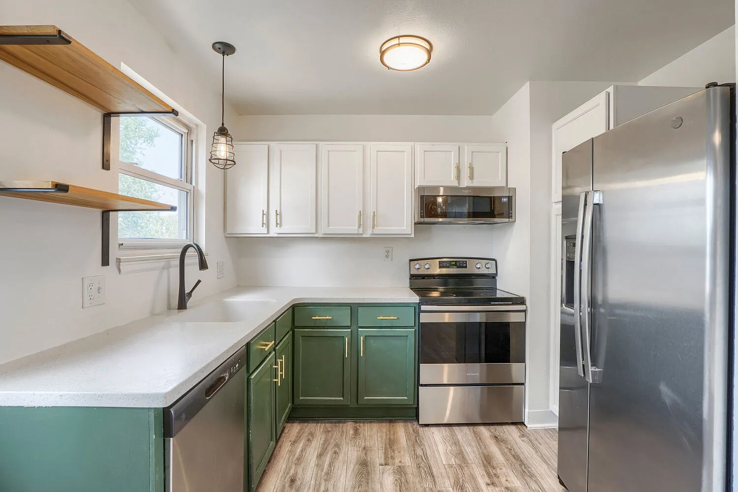 3 bed, 1638 sqft, $2,600 — Photo 2