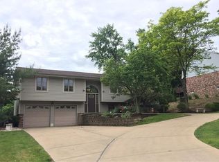 384 Lorlita Ln, Pittsburgh, PA 15241