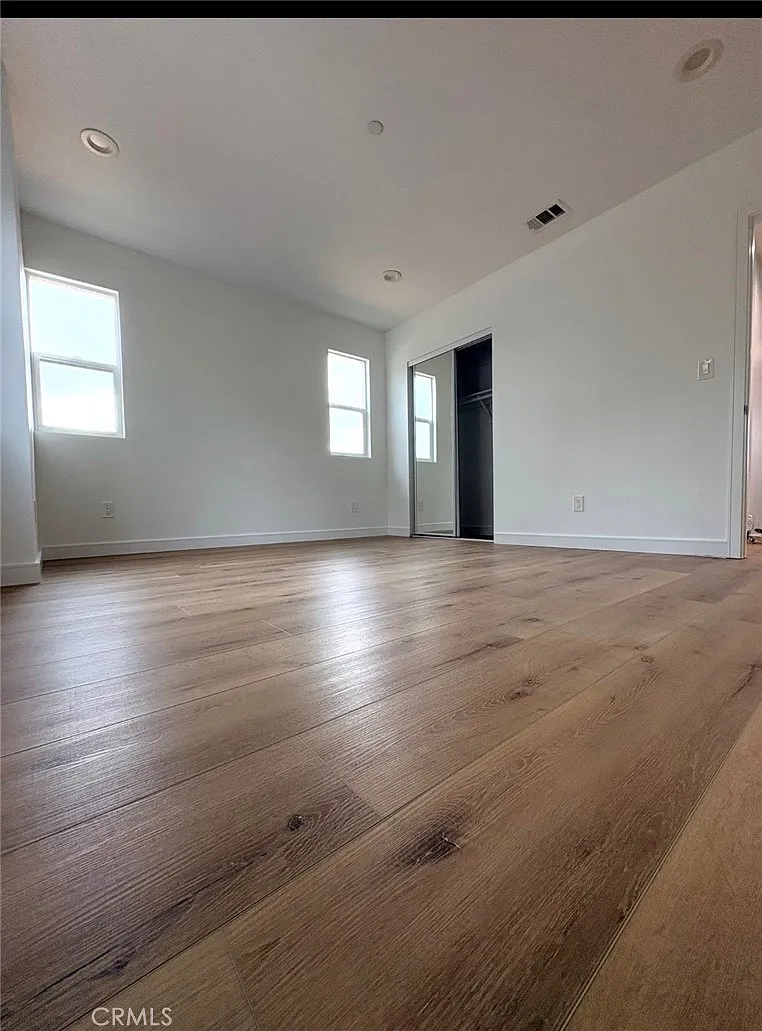 3 bed, 1278 sqft, $3,395 — Photo 2