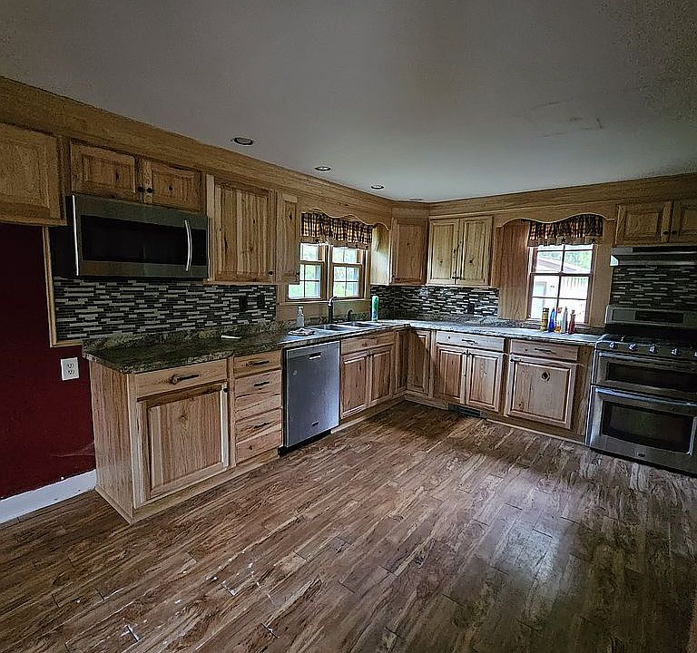 1st image of 32 Maple St