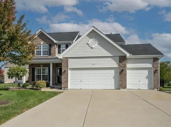 319 Hollowgate Dr, Lake Saint Louis, MO 63367