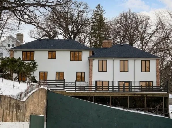 825 3rd St SW, Rochester, MN 55902