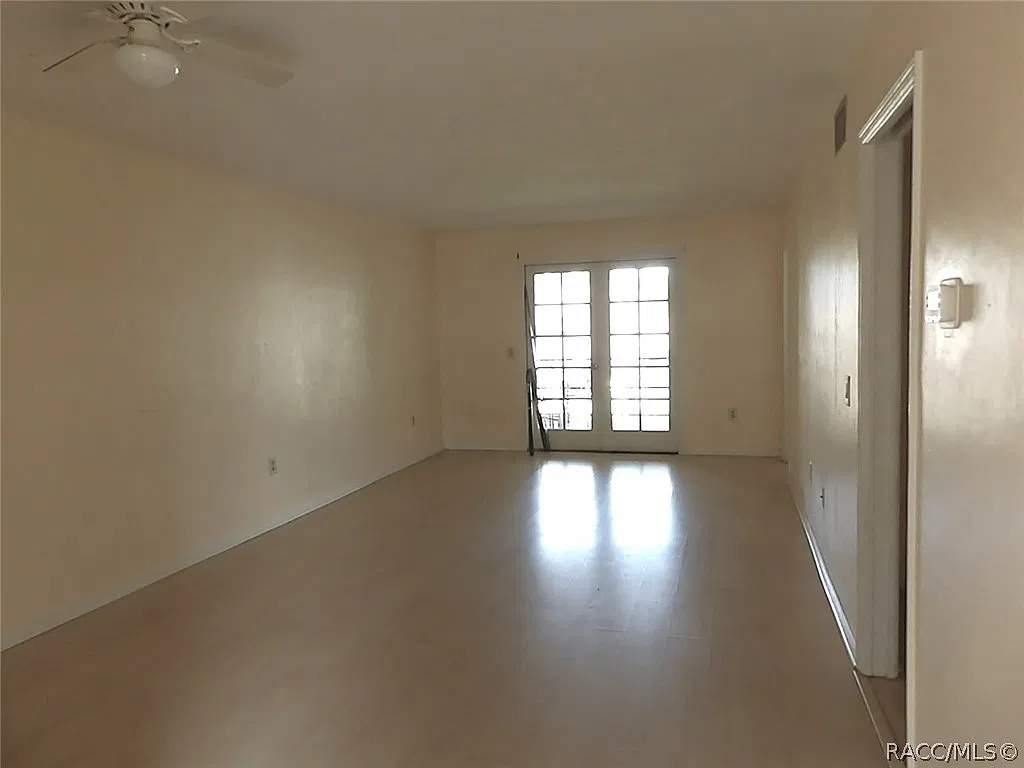 2 bed, 990 sqft, $1,500 — Photo 3
