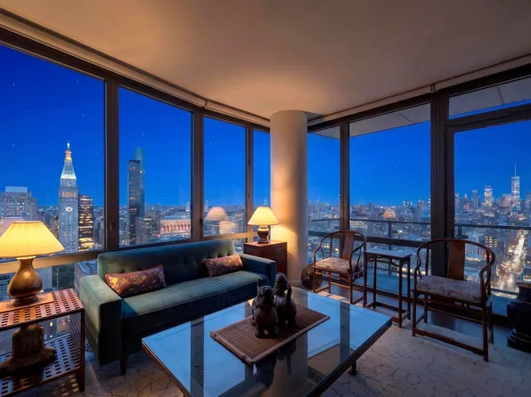 101 West 24th Street image 1 of 26
