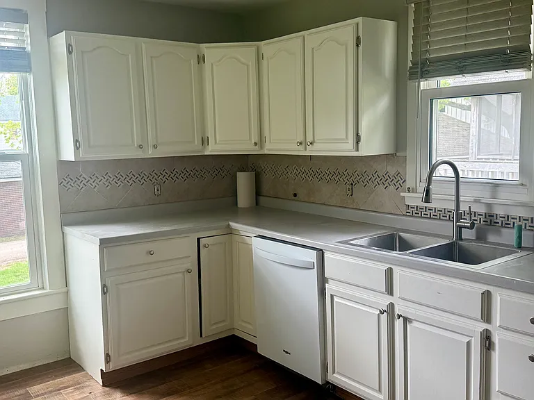 1225 W Lincoln Blvd — Photo 7