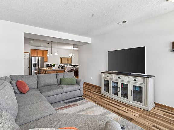 4th image of 1845 Columbia Ln Unit 3