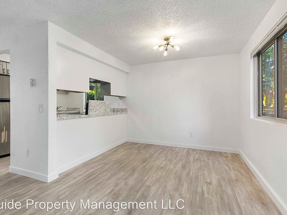 1st image of 21000-21098 83rd Ave W #4