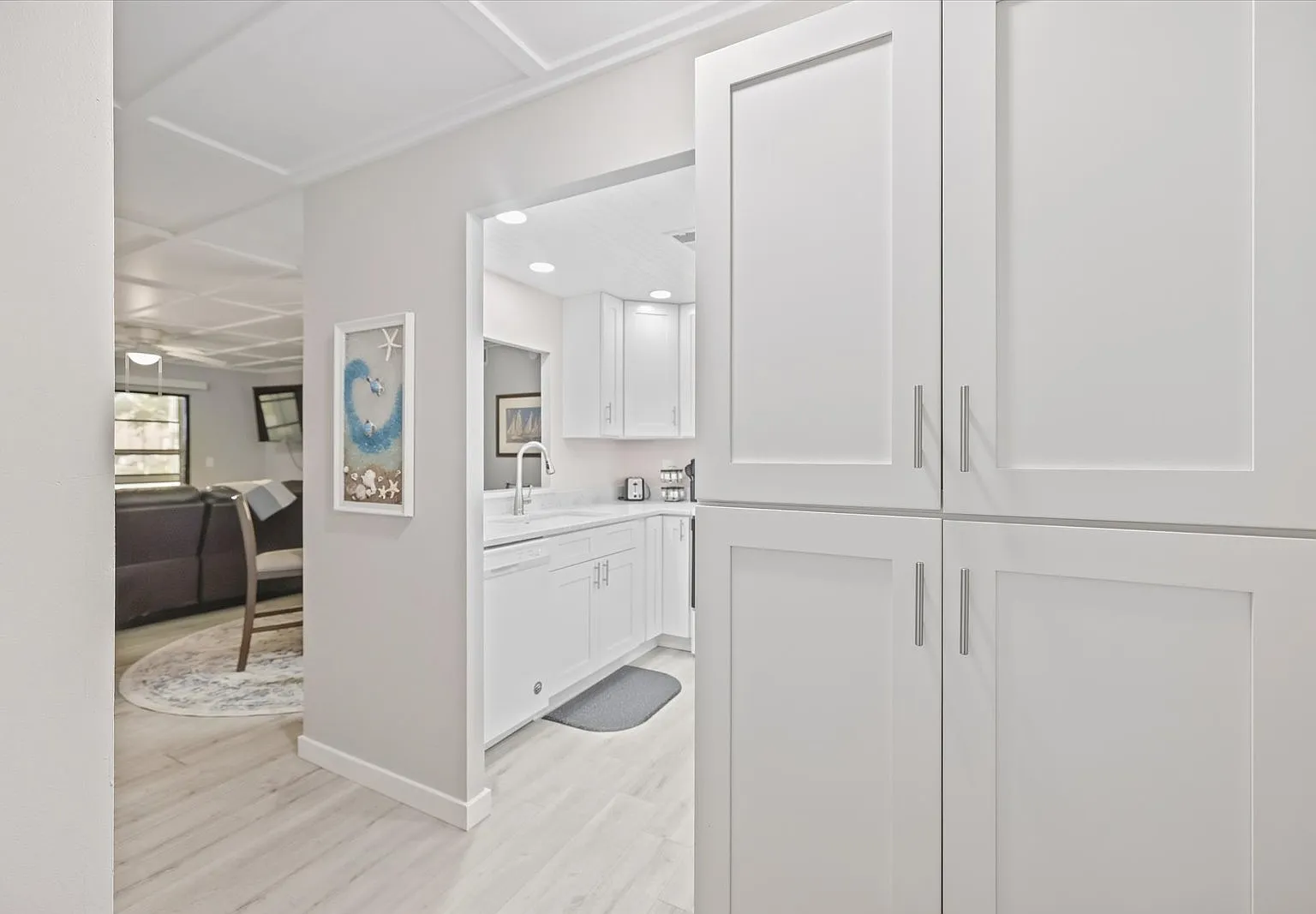2 bed, 909 sqft, $3,500 — Photo 4