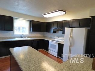 439 10th St, Clarkston, WA 99403