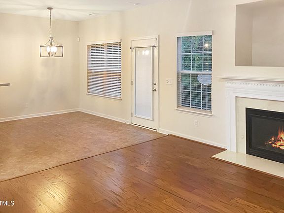 3rd image of 520 Summer Breeze Dr