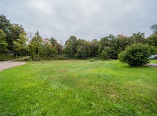 2389 Woodview Rd, Uniontown, OH 44685