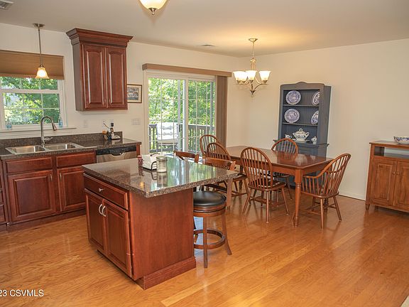 3rd image of 120 Darlene Ct