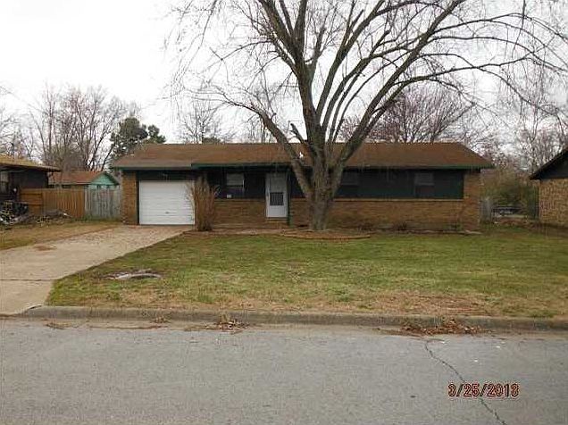 1st image of 2302 SE 9th St